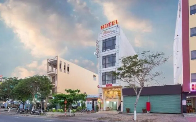 OYO 783 Rose Hotel