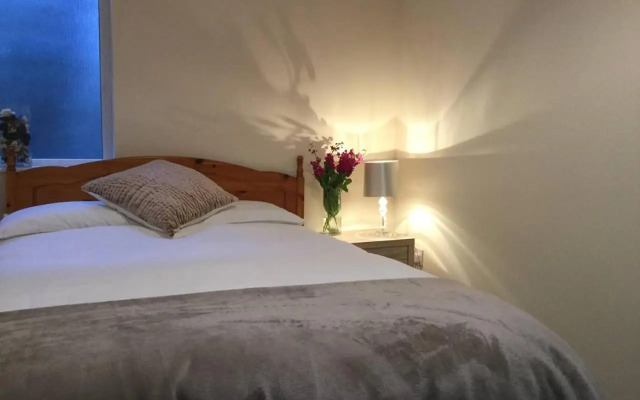 Rose Alley Apartment