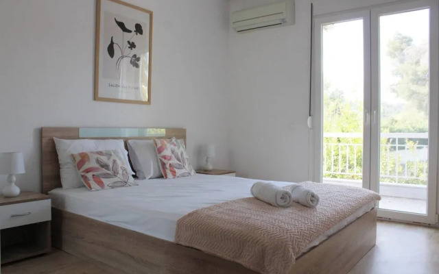 Villa Mare Azul - Luxury Beachfront Retreat in Hanioti, Halkidiki, Greece