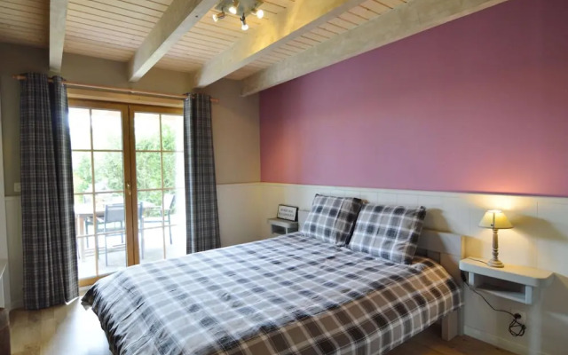 Sumptuous Chalet in Septon with Sauna & Hot Tub