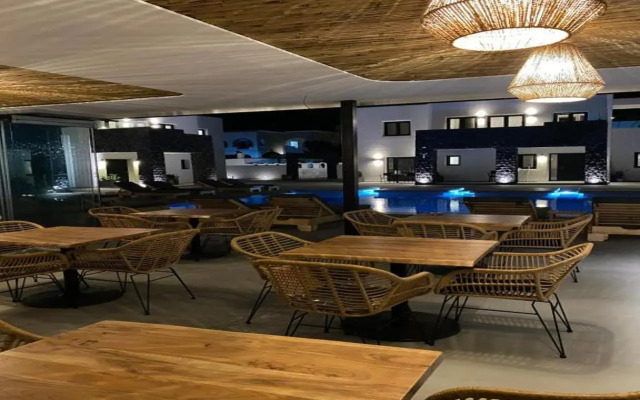 Onyx Hotel & Suites
