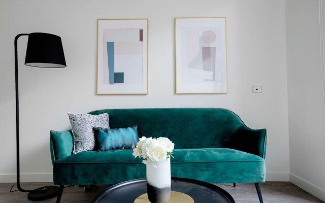 Taste of Art! Stunning Townhouse Stay@moonee Ponds