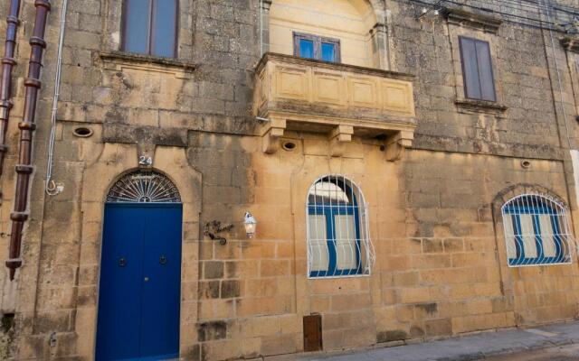 Centre Island Gozitan Farmhouse & Pool