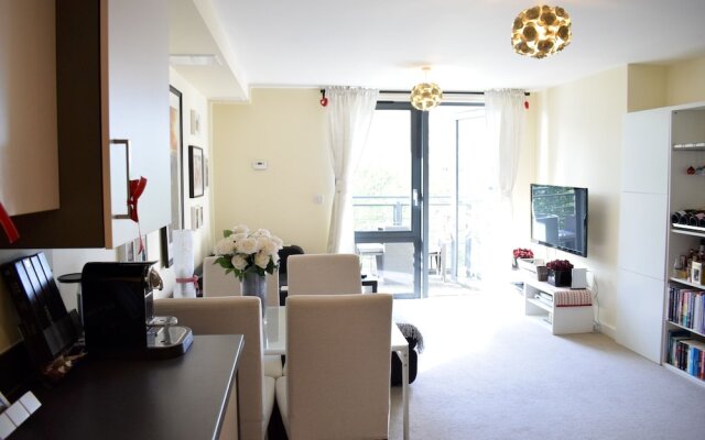 Stylish Apartment With Balcony In Finsbury Park
