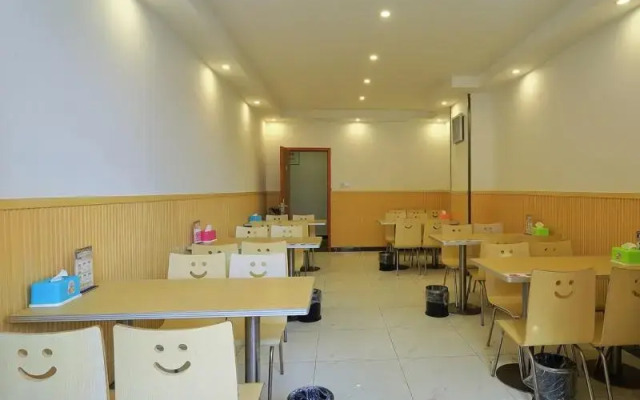 GreenTree Alliance Nanjing HanzhonGMEn Subway Station Hotel