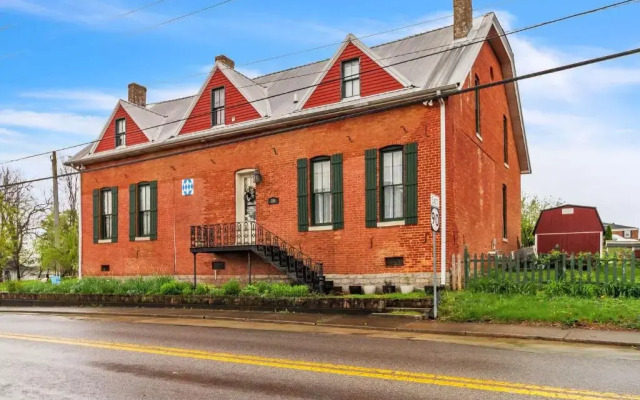Main Street Bed & Breakfast Established in 1810