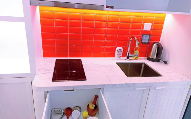 2 Bedrooms Apartment In Sunset Town