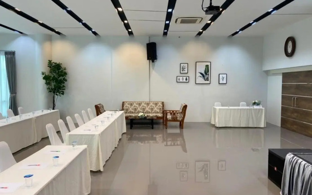 The Galla Hotel