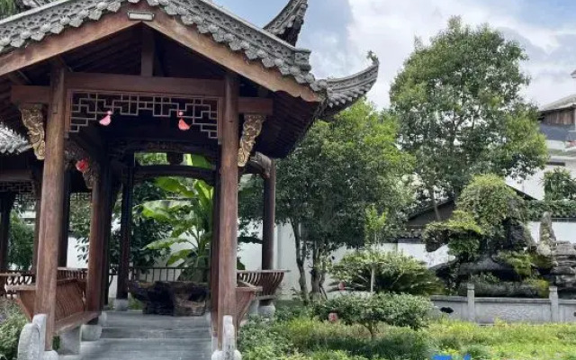 Xanadu Hotel In Yi County