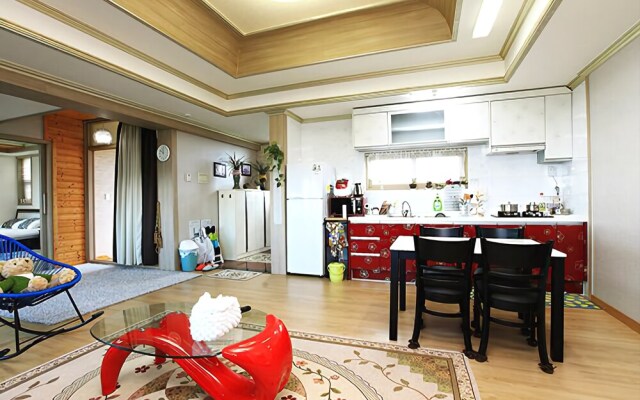 Seogwipo Arahyanfamily House Pension