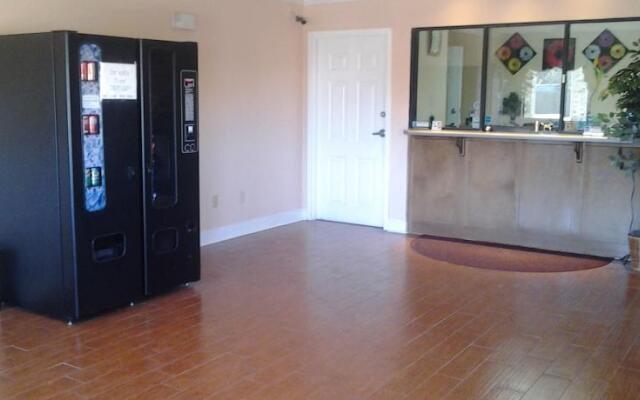 Travelers Inn & Suites