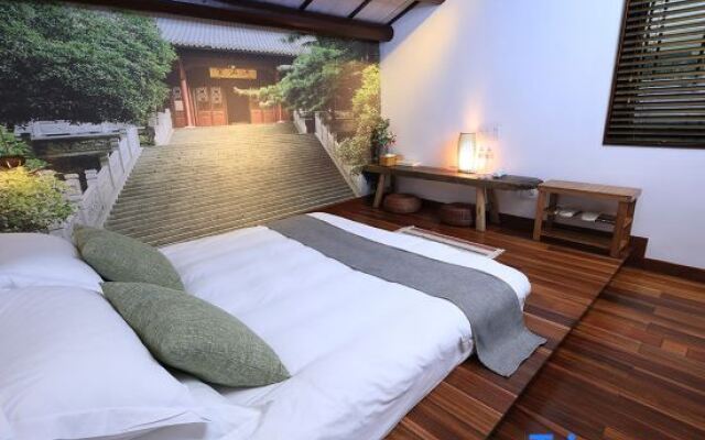 Zhangshe Courtyard Hotel