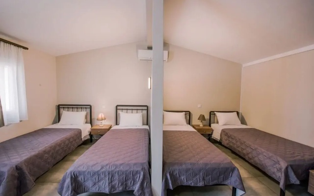 Acrocorinth Apartments