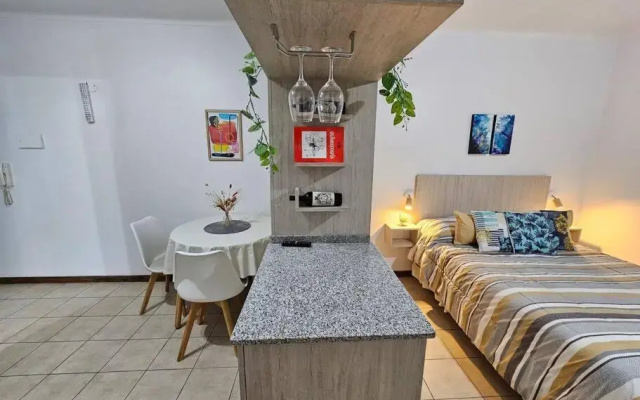 Fresh Studio Apartment near Colon Street in downtown