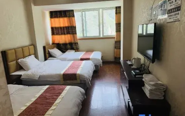 Yajiang Jurongge Homestay