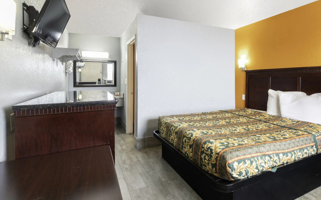 OYO Hotel Lake Charles Hwy 10