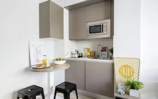 Residencia Universitaria Resa Claudio Coello - Campus Accomodation