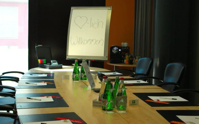 Holiday Inn Zurich - Messe by IHG