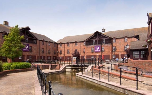 Premier Inn Milton Keynes Sw(Furzton Lake)