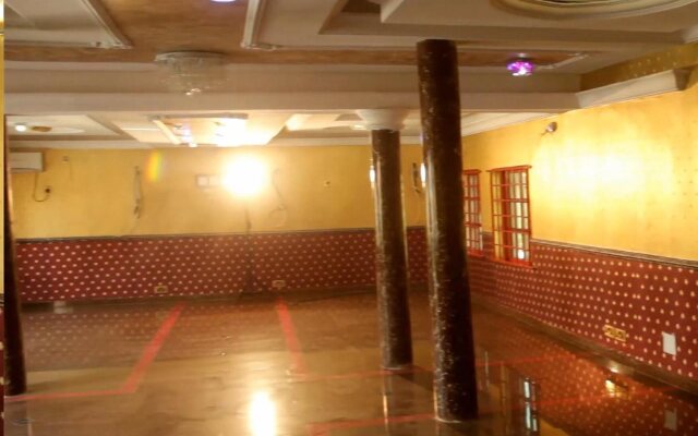 Hi Point Hotel & Suites