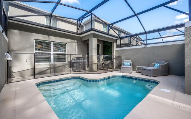 Luxury Chic Modern Home Prime Location