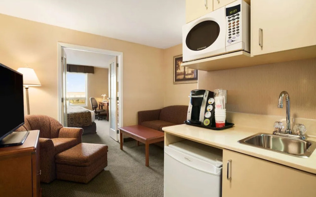 Ramada Clairmont/Grande Prairie