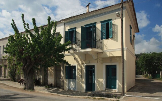 Christina Seaside-Villa On A Sandy Beach