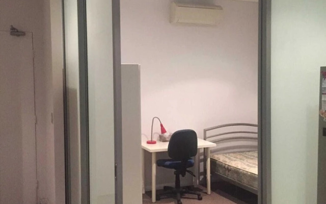 Sunny 3 Bedroom Apartment in Turrella
