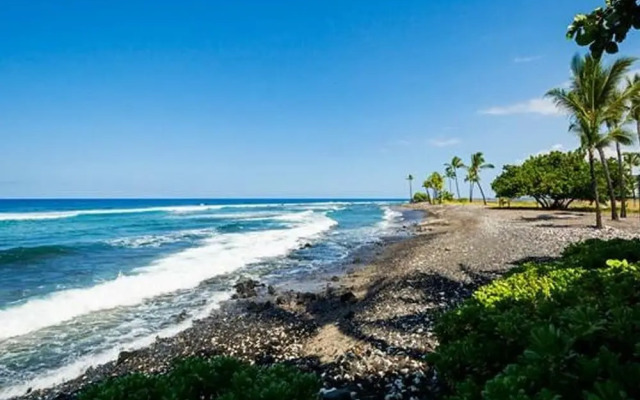 Kona Surf & Racquet Club