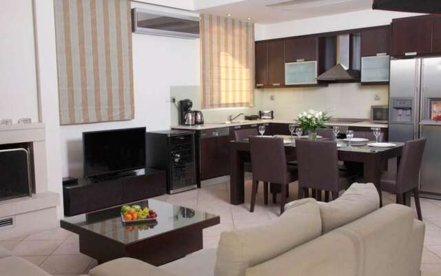 Melitini in Souda With 7 Bedrooms and 6 Bathrooms