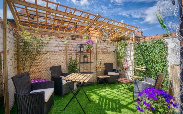 *NEW* Chester Canal Side 2 bed character home