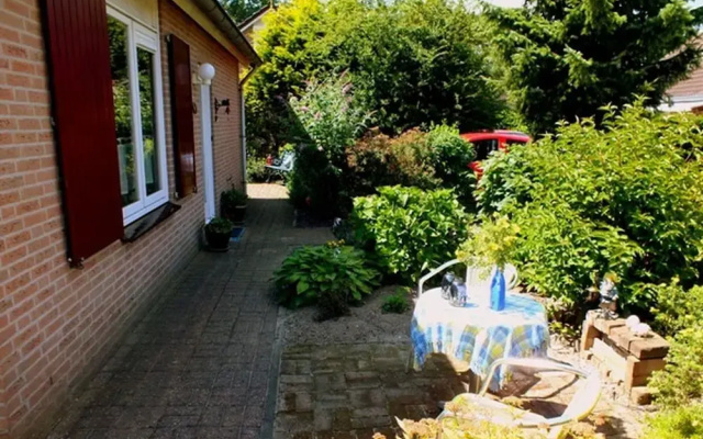 Lush Bungalow in Beek Gem Montferl& with Hot Tub