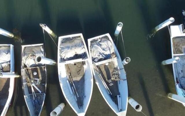 Fairholme 8, Perfect Lakefront Position