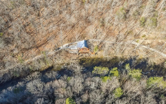 Very Secluded Breathtaking Riverfront Game Room