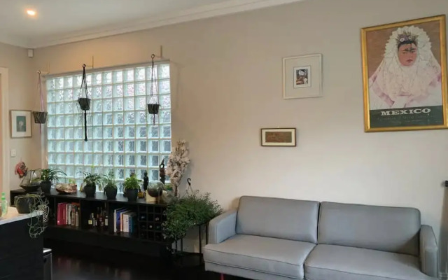 Family House Close to Bondi Beach and Shops