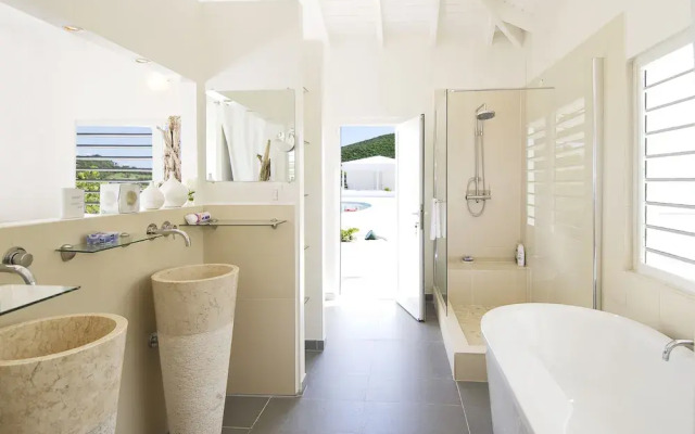 Alizee by Island Properties Online