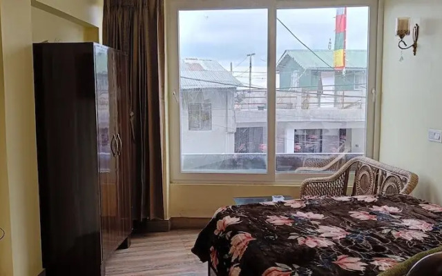 Himalayan Haveli Fooding and Lodging