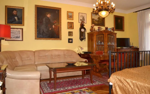 Central Market Apartments