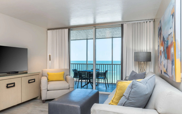 DiamondHead Beach Resort