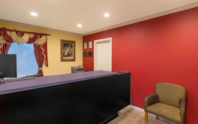 Travelodge by Wyndham Santa Rosa Wine Country