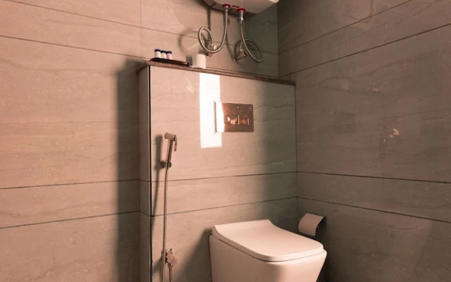 Sumitel Sanderling 500 meters from Mall Road