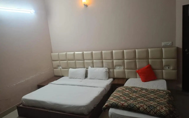 Hotel Queens Pearl Inn
