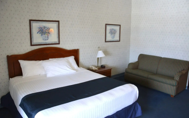 Travelodge by Wyndham Milwaukee