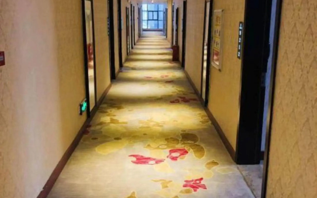 Avis International Hotel