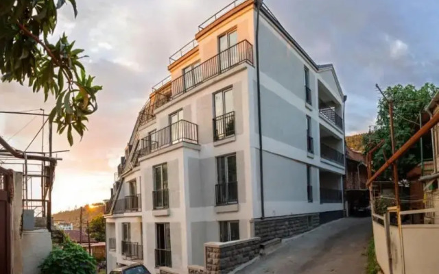 Stylish 2BR apt w huge terrace in Old Tbilisi