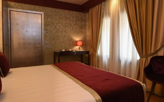 Santa Croce Boutique Hotel