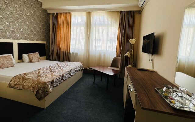 Отель A&H Baku Center Inn