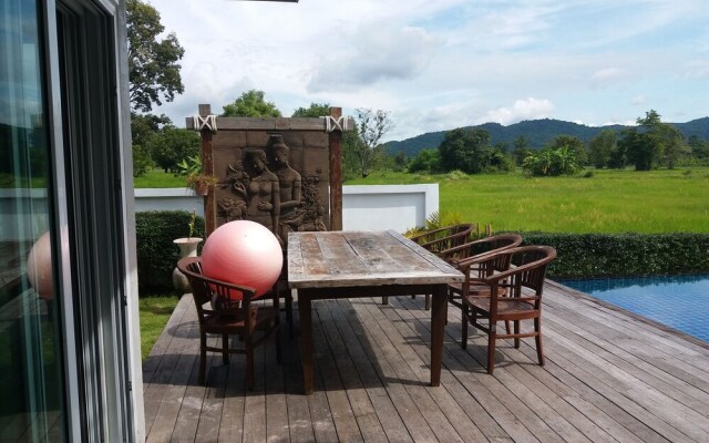 Mountain View Pool Villa Nakhonnayok