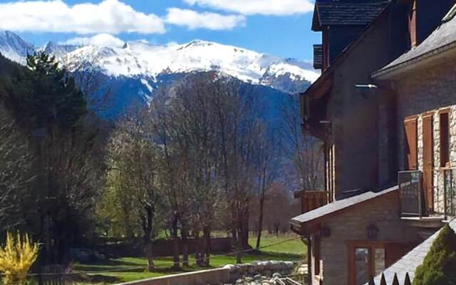 Apartamentos YOY Mont Romies Unhola