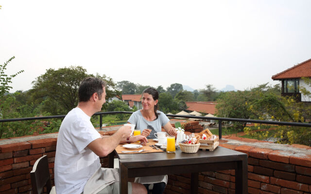 Sigiriya Jungles